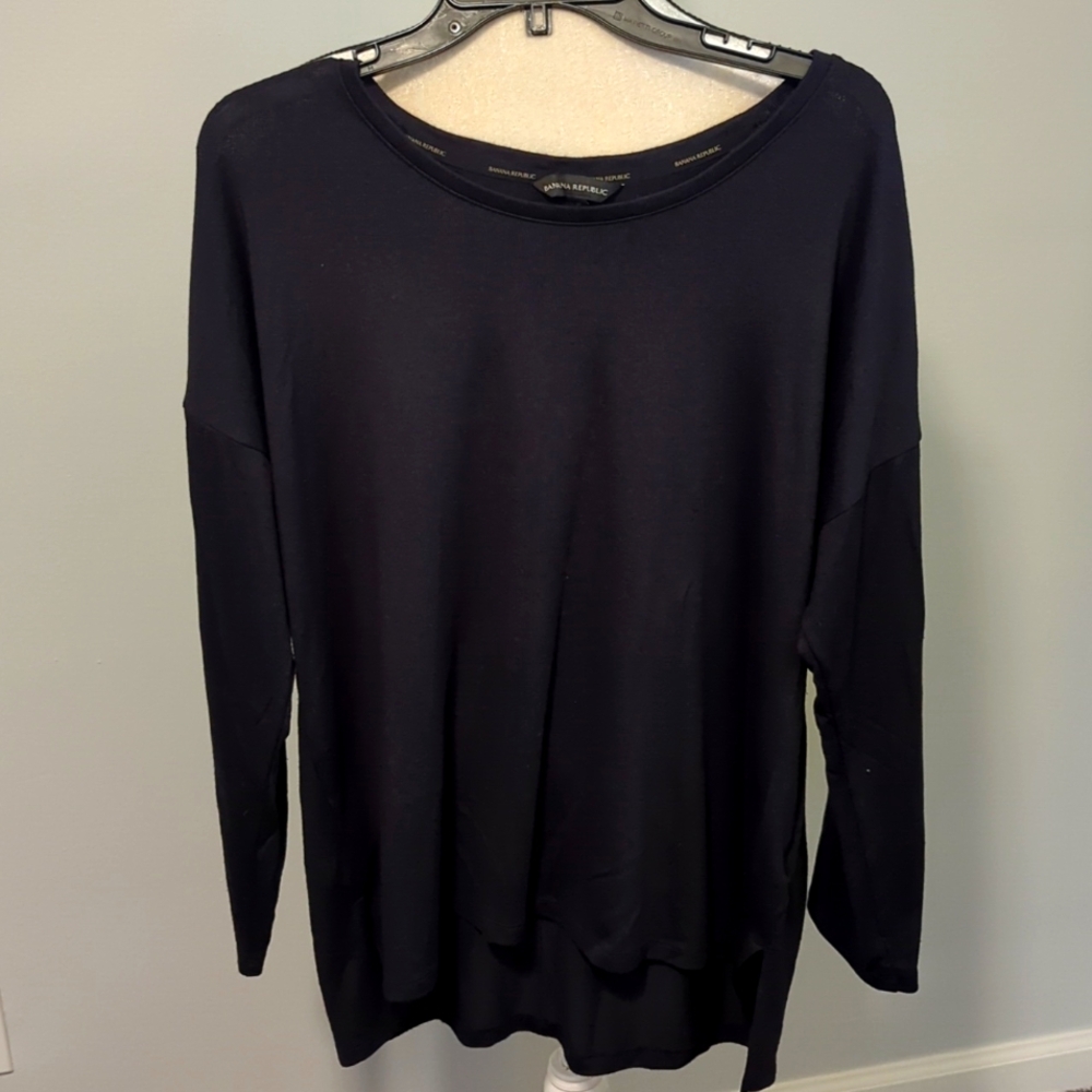 🆕 BANANA REPUBLIC Athleisure Top / XL